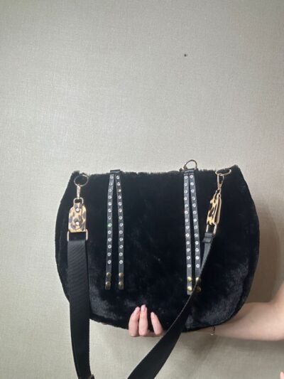 Umbra Siyah Peluş Omuz Çantası – Leopar Askılı, Altın Detaylı Kışlık Model - Görsel 8